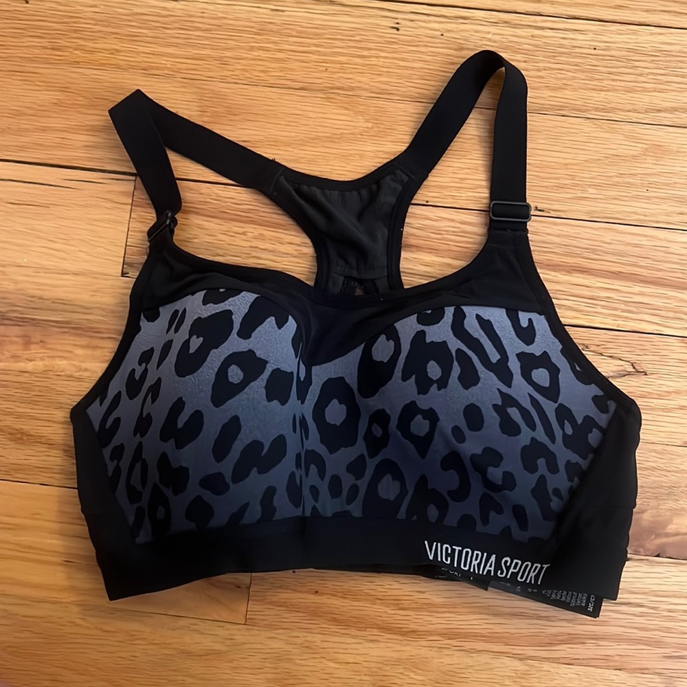 Victoria Secrets Cheetah sports bra
